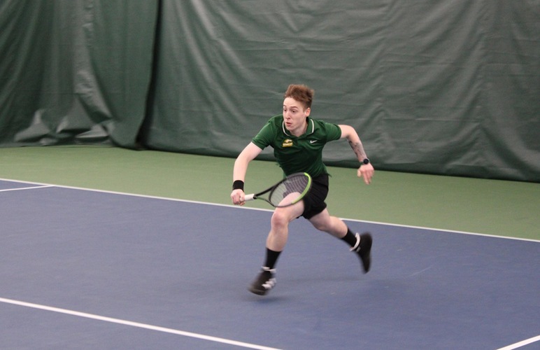 Tennis Falls to Thomas; Looks to Next Weekend For Another Shot