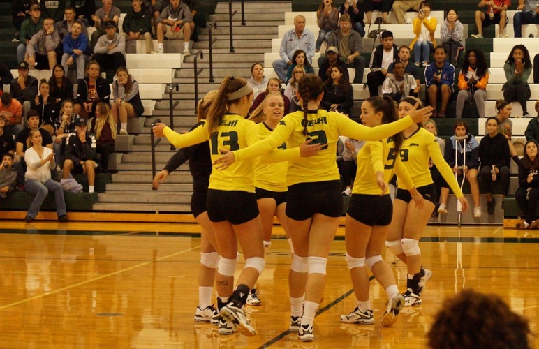 Volleyball Shows Fight in 3-1 Defeat Against Sage in Season Opener