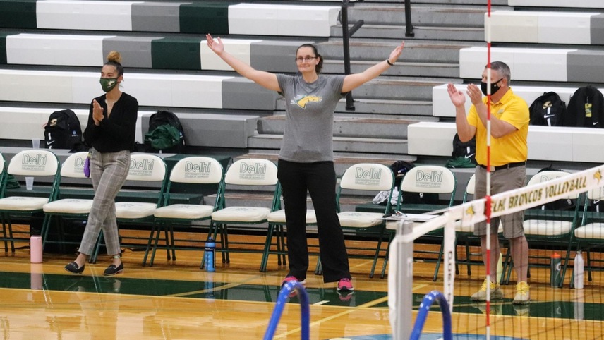 Justine Hoffman Joins Volleyball as Assistant Coach