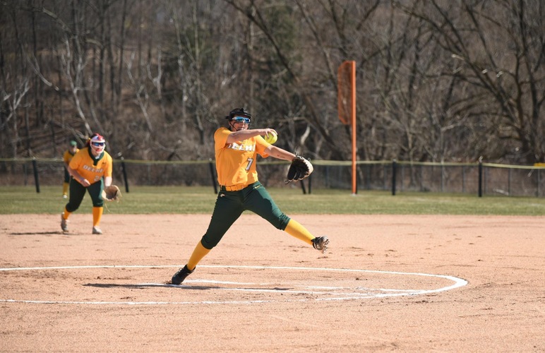 Softball falls short in doubleheader on the road at Skidmore