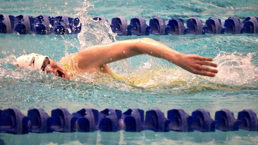 Julia Witt mid-stroke during the 200 yard freestyle.