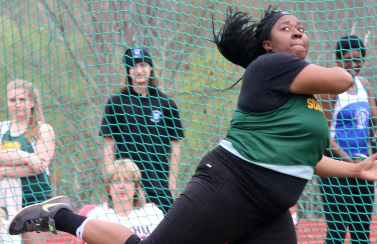 Echols and Holliday Throw New PR's at Cornell Denault Invite