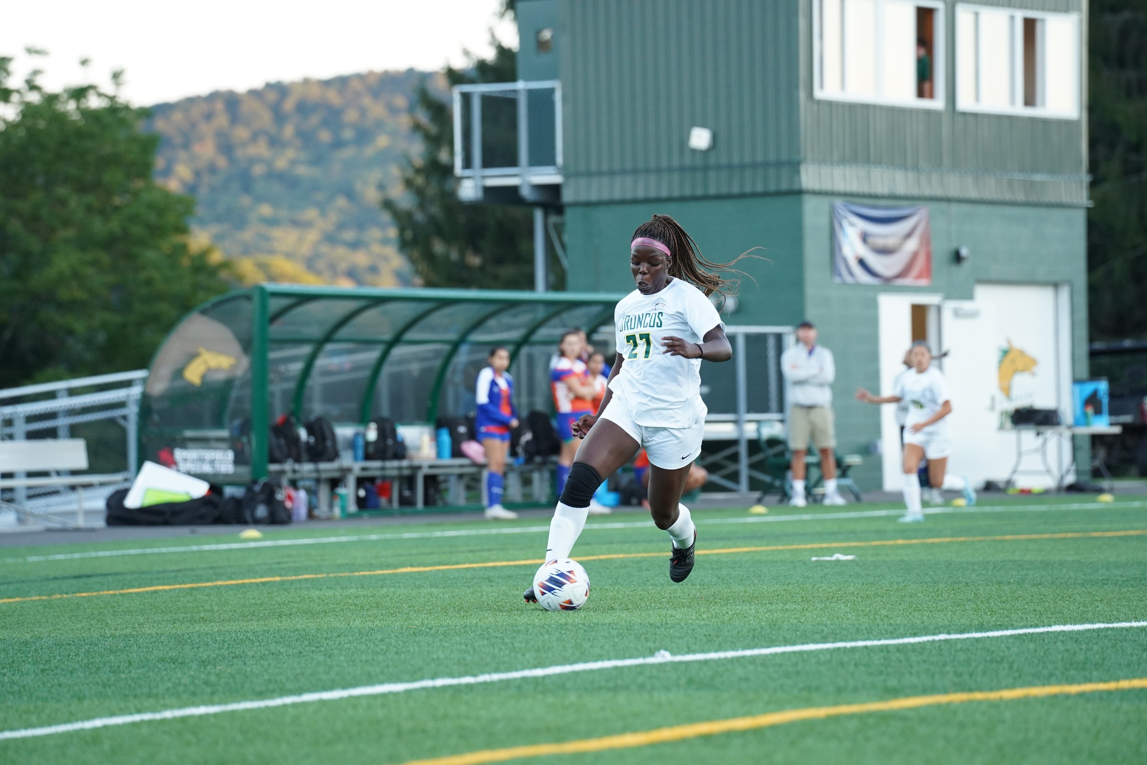 Women's Soccer Cruises to 5-2 Victory