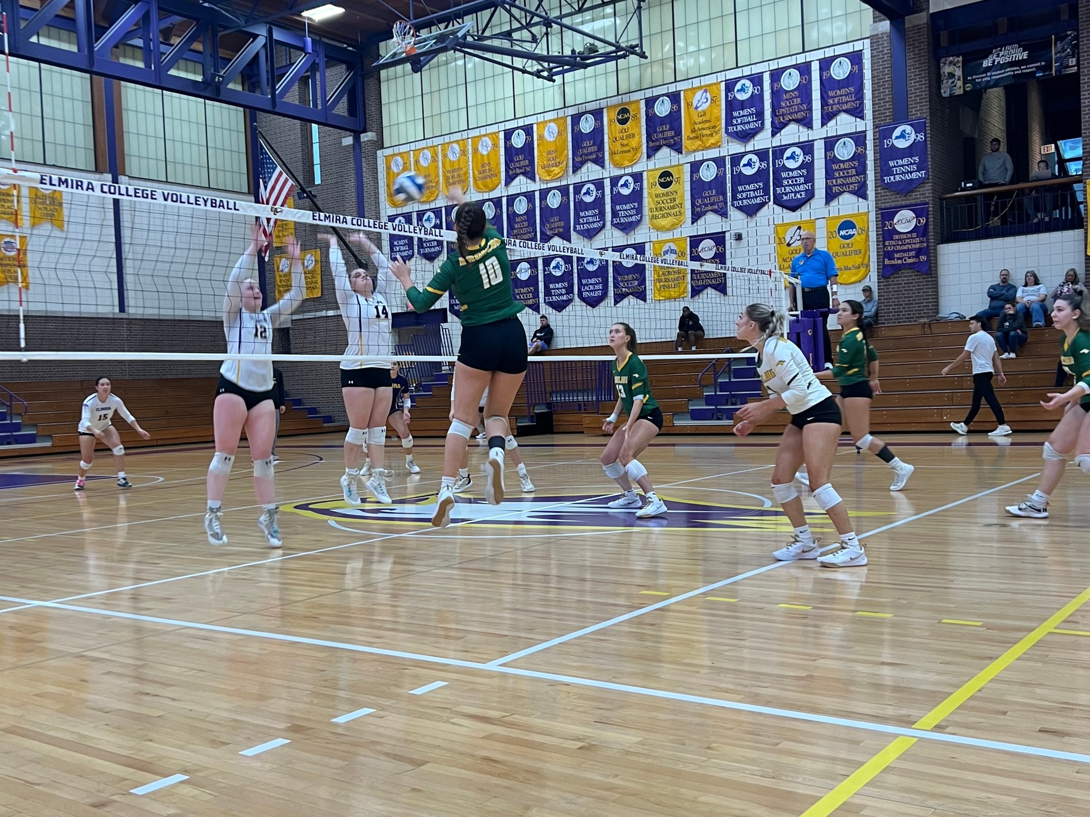 Women's Volleyball Captures Thrilling Victory Over Elmira